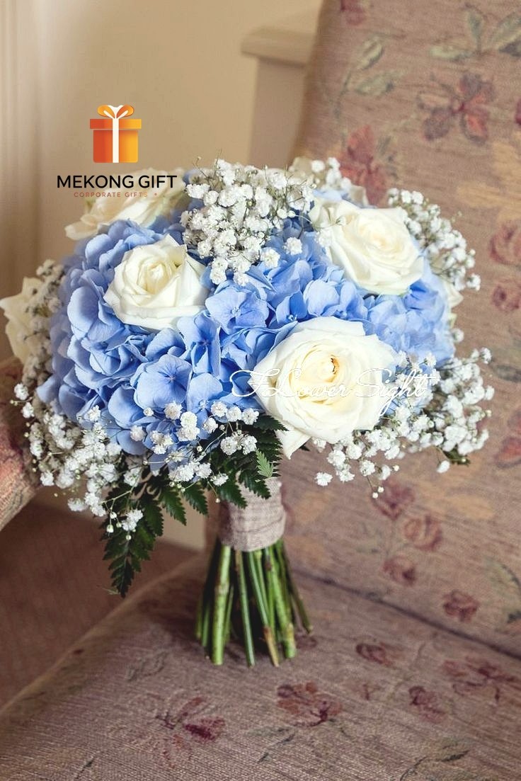 Nhận làm bó hoa cưới cầm tay cô dâu cẩm tú cầu theo yêu cầu tại Tphcm